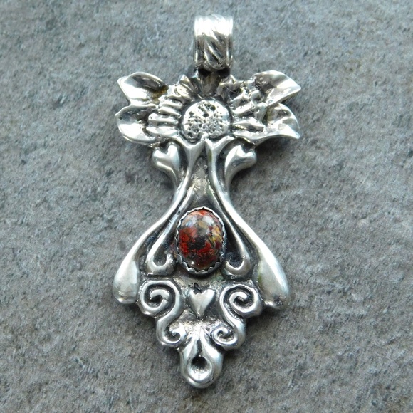 Petals Sunflower Jasper Pendant - by Konnie K